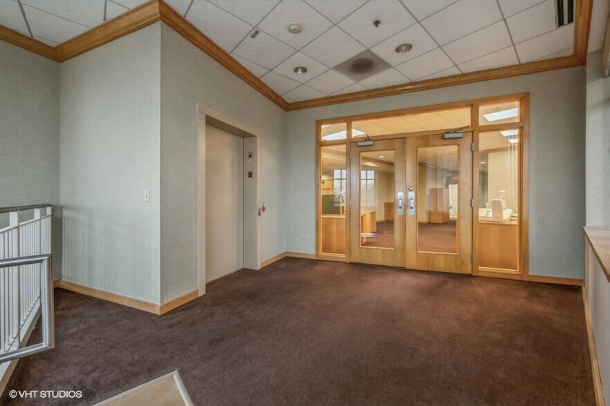 More Photos Of 2019 Dean St, St Charles Medical For Lease