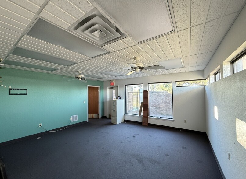 More Photos Of 4701 N Martin Luther King Ave, Oklahoma City Storefront Retail Office For Sale