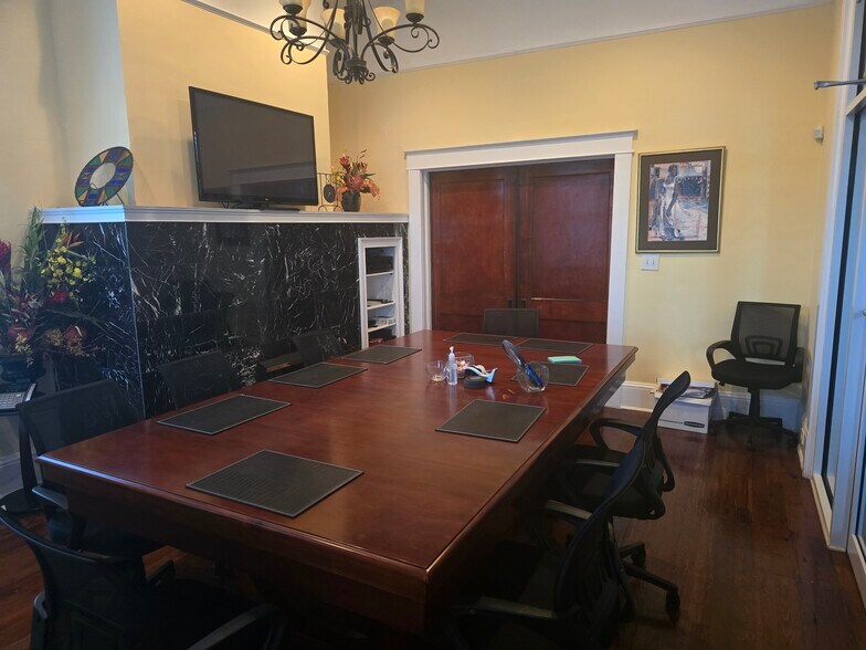 More Photos Of 3285 Main St, College Park Office Residential For Sale