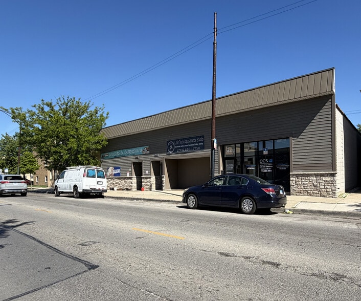 More Photos Of 5844-5848 W Montrose Ave, Chicago Storefront Retail Office For Sale