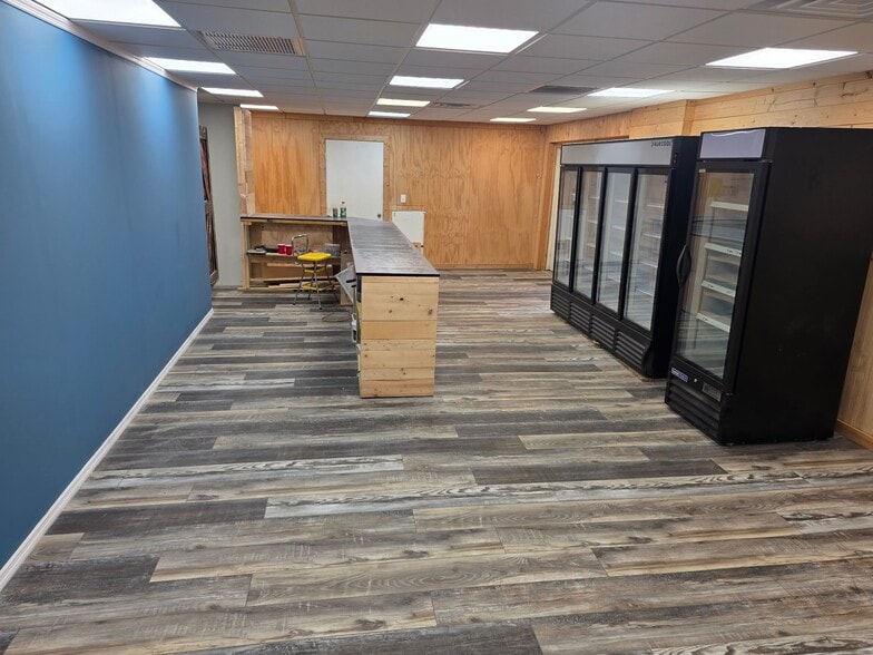 More Photos Of 2001 9th St, Bradenton Freestanding For Lease