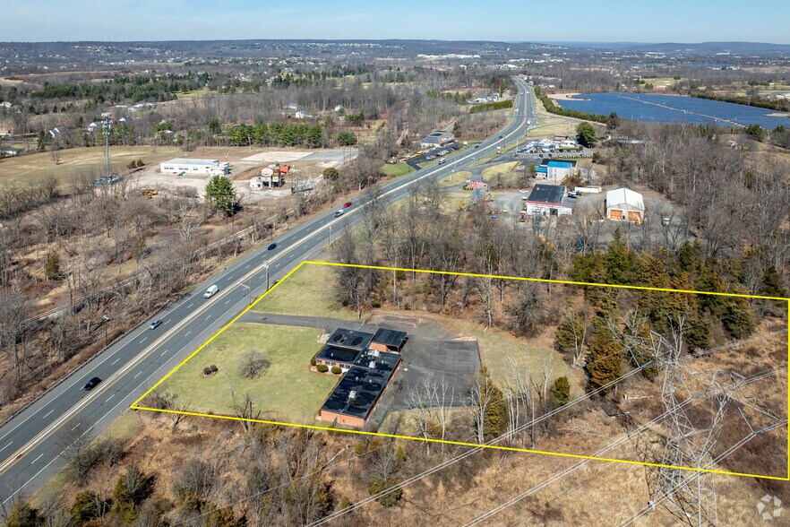 Primary Photo Of 64 Highway 202/31, Ringoes General Retail For Sale