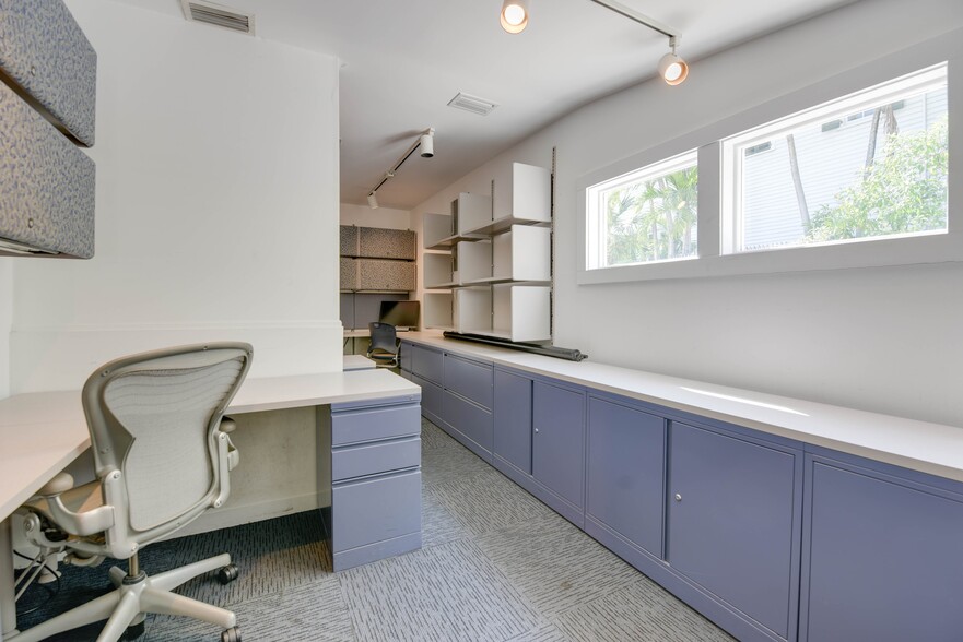 More Photos Of 701 Simonton St, Key West Office For Sale