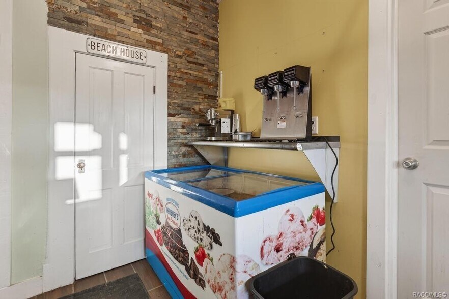 More Photos Of 125 N Main St, Hastings Restaurant For Sale