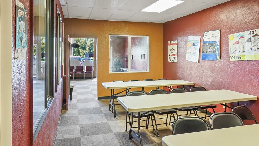 More Photos Of 702 E Main St, Othello Storefront Retail Office For Lease