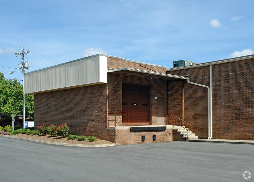 More Photos Of 1405 Trademart Blvd, Winston-Salem Flex For Sale