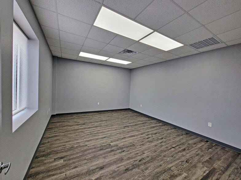 More Photos Of 8233 Leopard St, Corpus Christi Unknown For Lease