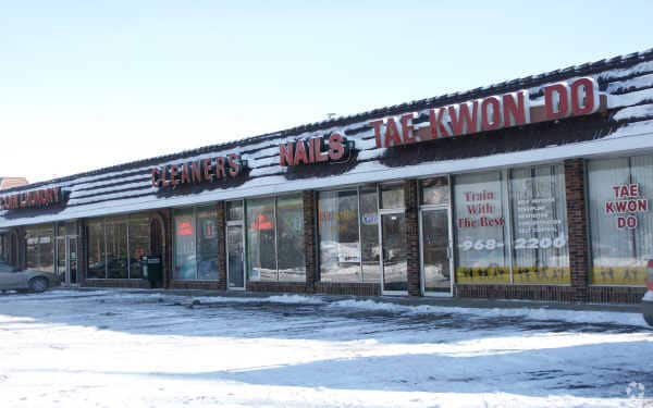 More Photos Of 1163-1179 Park Ave, Libertyville General Retail For Lease