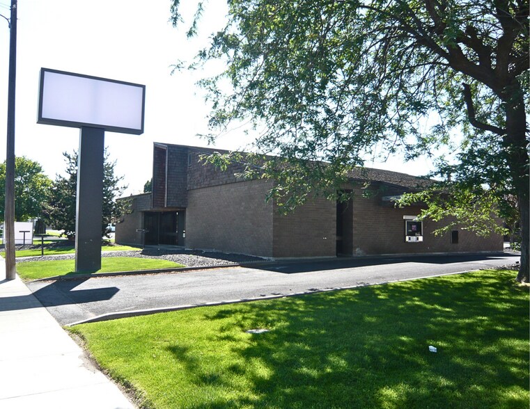 More Photos Of 450 E Main St, Othello Bank For Lease