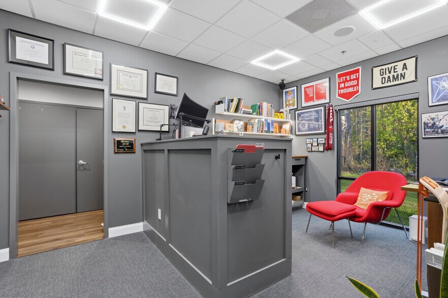 More Photos Of 206 Park Ct, Ridgeland Flex For Sale