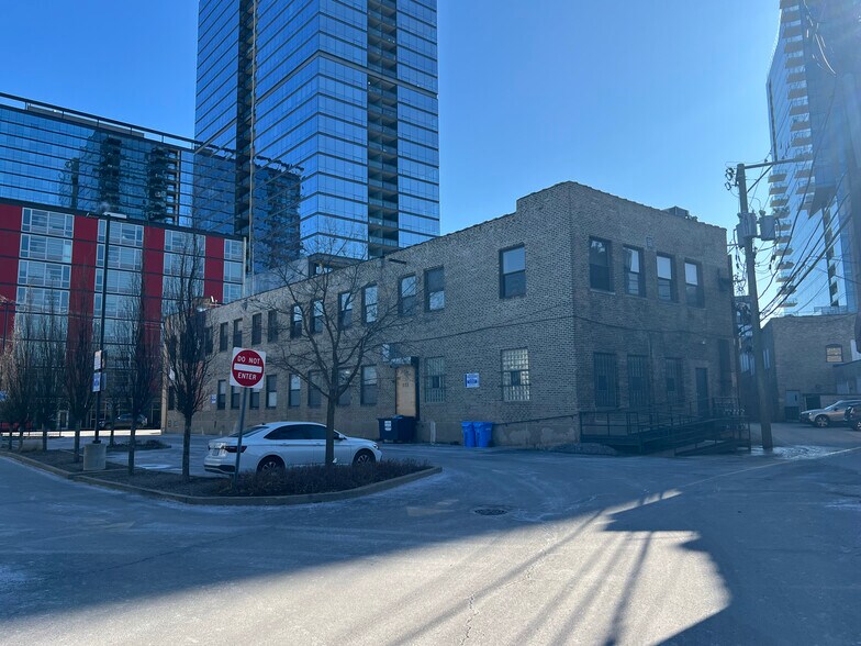 More Photos Of 1512 N Fremont St, Chicago Loft Creative Space For Lease