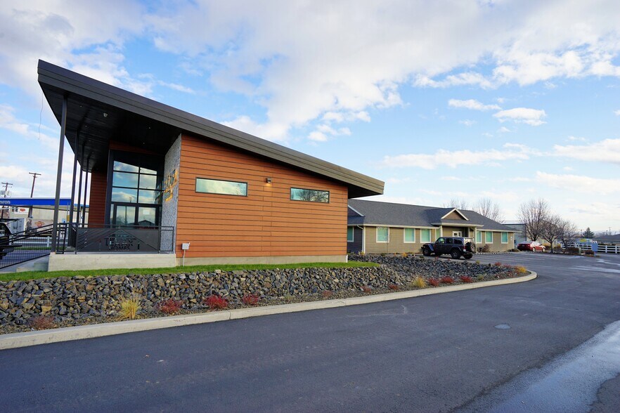 More Photos Of 2410 Terrace Heights Dr, Yakima Office For Lease