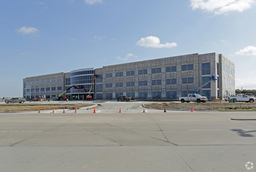 More Photos Of 4609 Regent Blvd, Irving Office For Lease