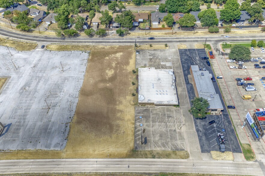 More Photos Of 8001 E R L Thornton Fwy, Dallas Office For Sale
