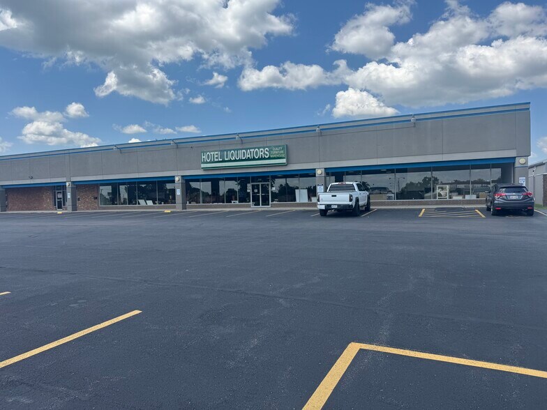 More Photos Of 4805-4825 Salem Ave, Dayton Unknown For Lease