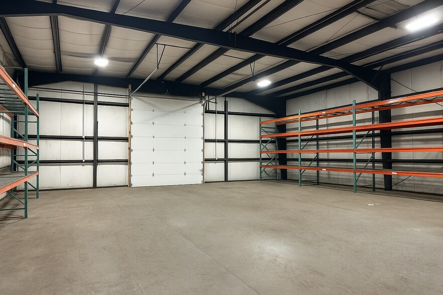 More Photos Of 429 Lake Rd, Killingly Warehouse For Lease