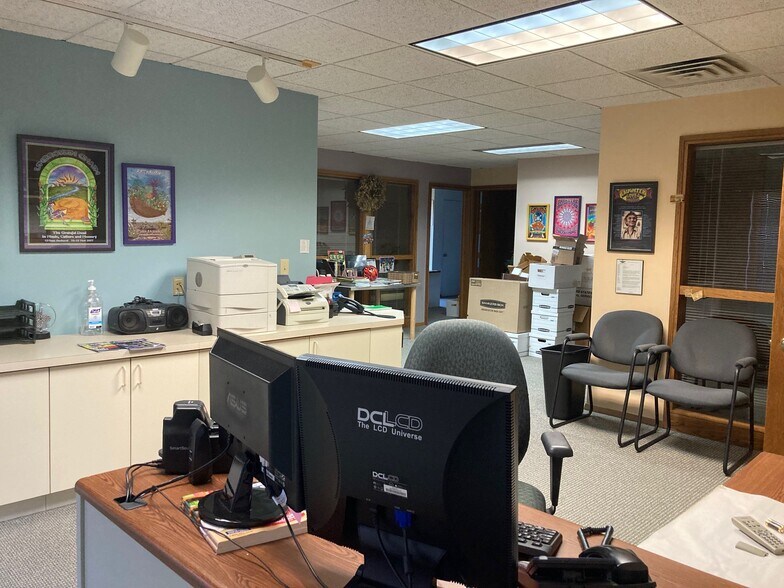 More Photos Of 6629 University Ave, Middleton Storefront Retail Office For Sale