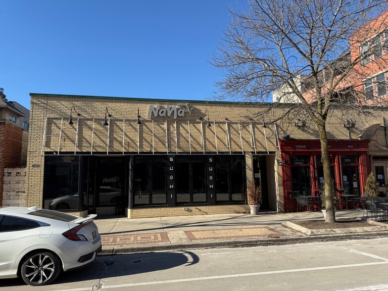 Primary Photo Of 4511-4517 N Oakland Ave, Shorewood Storefront For Lease