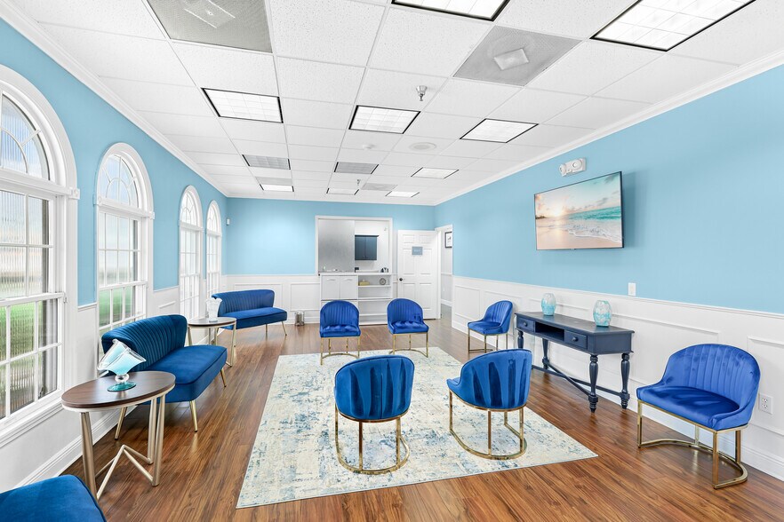 More Photos Of 4701 Manatee Ave, Bradenton Medical For Sale