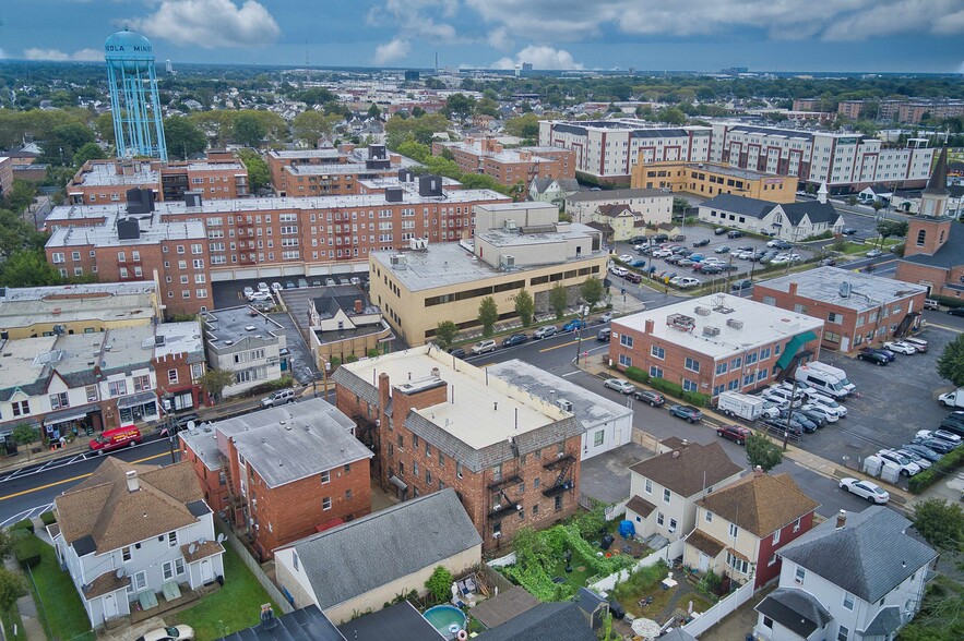 More Photos Of 203 Willis Ave, Mineola Apartments For Sale