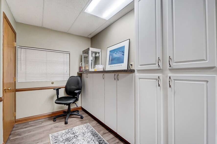 More Photos Of 8900 N Dixie Dr, Dayton Medical For Lease