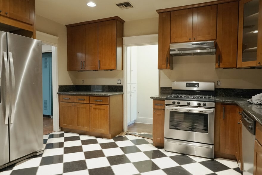 More Photos Of 1201 Temple St, Los Angeles Flex For Lease