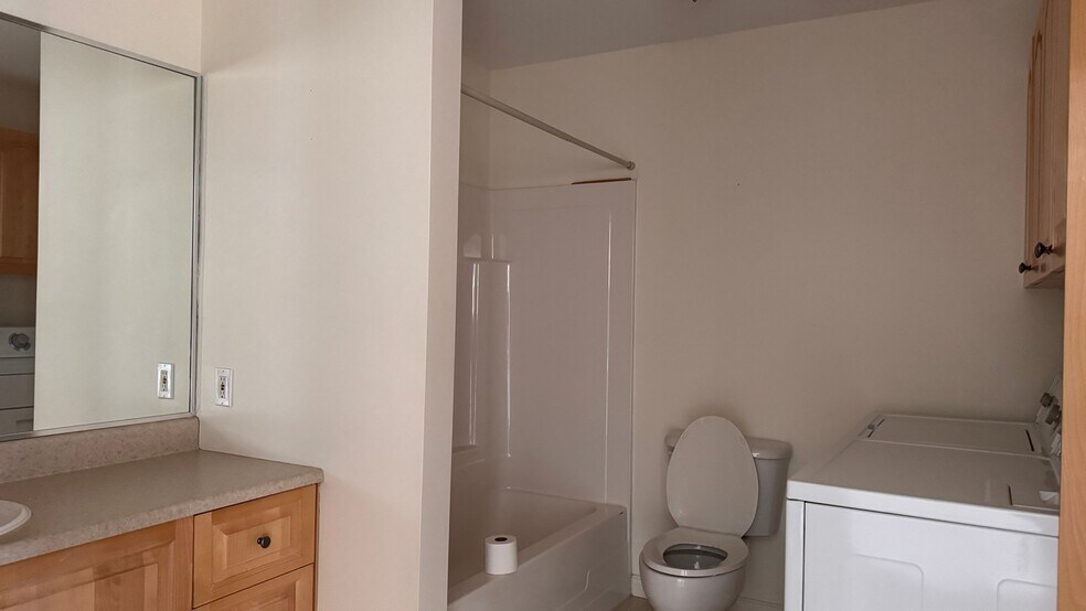 More Photos Of 292 South St, Blue Hill Office For Sale