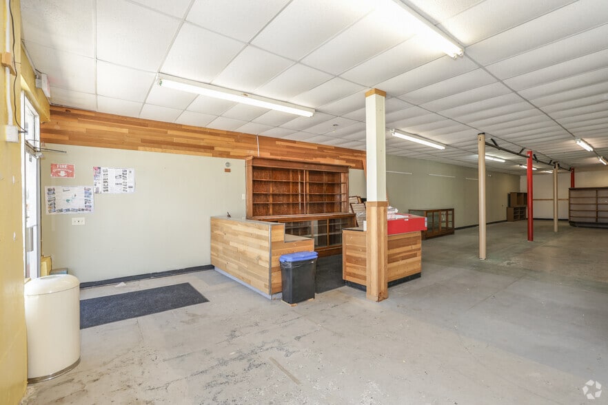 More Photos Of 140 E Main St, Pawhuska General Retail For Sale