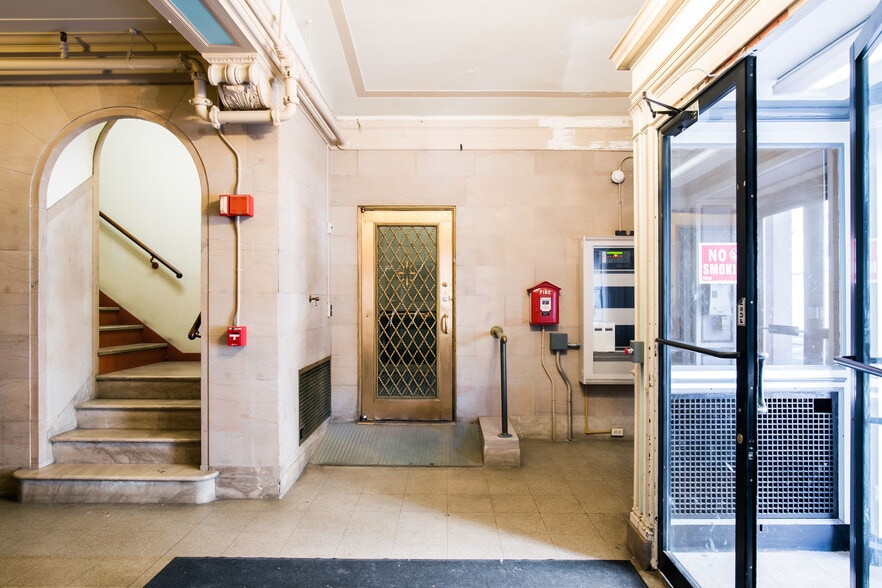 More Photos Of 56-58 Suffolk St, Holyoke Office Residential For Lease