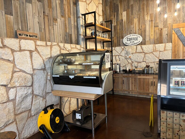More Photos Of 13920 W Ronald Reagan Blvd, Leander Storefront For Lease