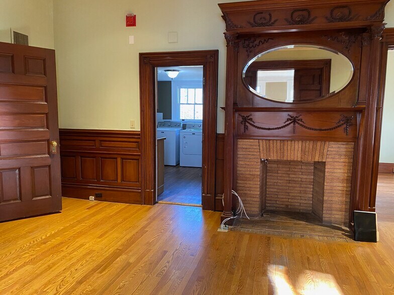 More Photos Of 2144 Broad St, Cranston Office For Lease