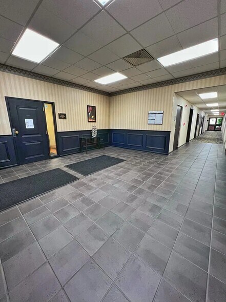 More Photos Of 3131 Executive Pky, Toledo Office For Sale