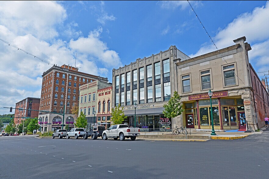 More Photos Of 116 W 6th St, Bloomington Office For Lease