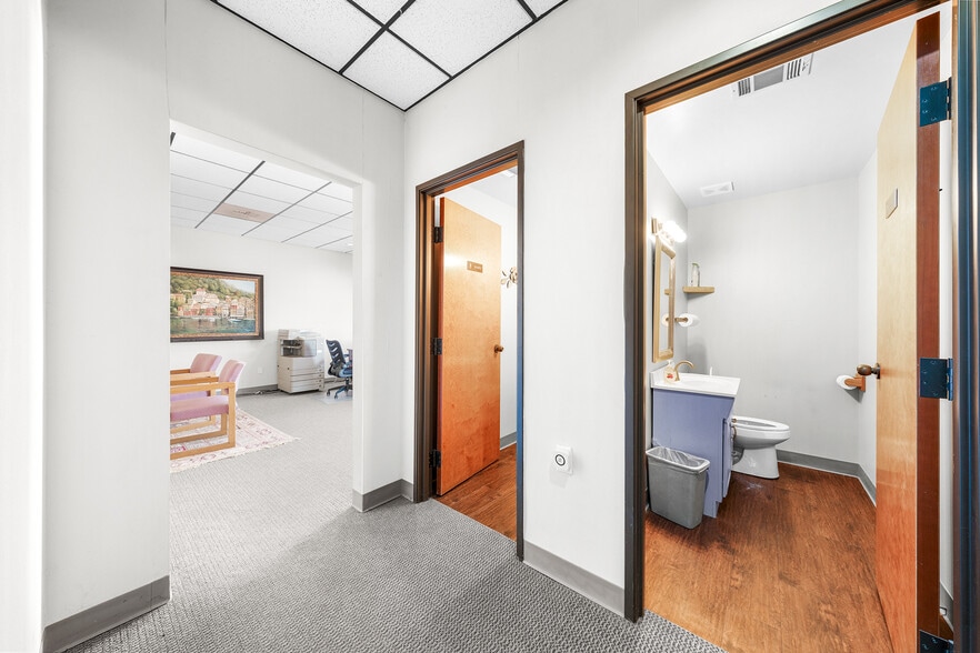 More Photos Of 110 Industrial Dr, Forney Showroom For Sale