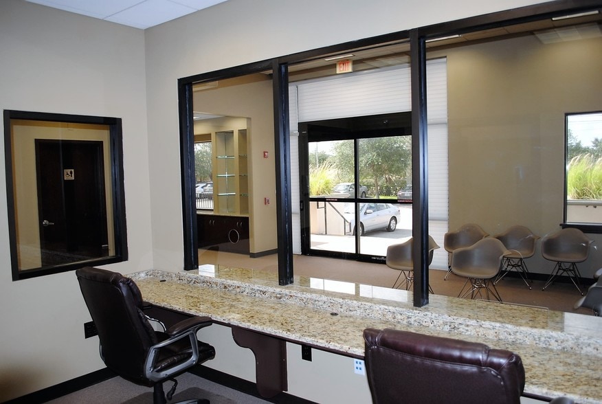 More Photos Of 10411 Moss Park Rd, Orlando Office For Lease