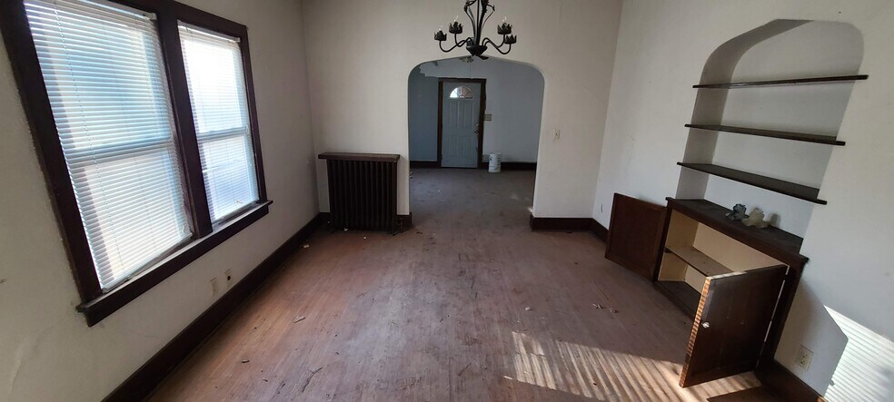 More Photos Of 311 E Joy St, Red Oak Apartments For Sale