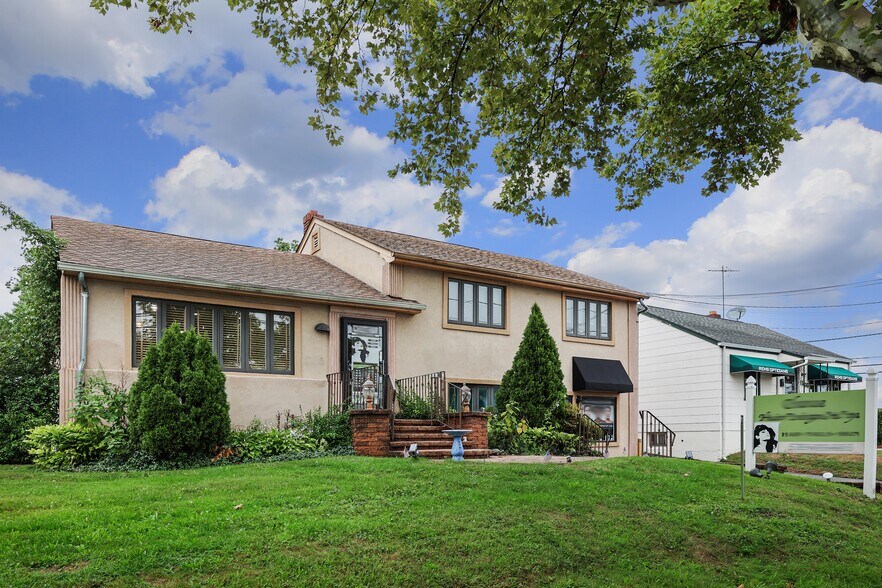 Primary Photo Of 1162 Raritan Rd, Clark General Retail For Sale