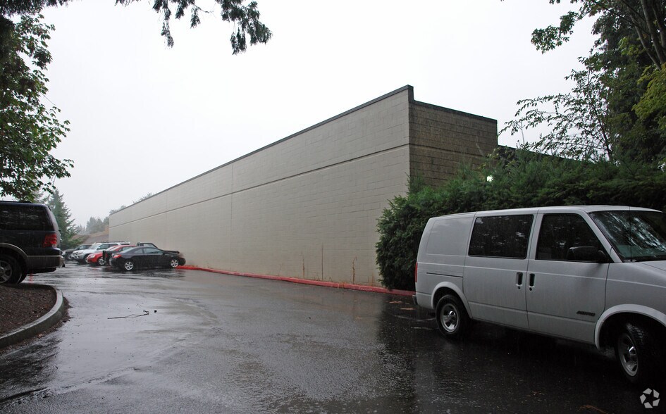More Photos Of 1721 132nd Ave NE, Bellevue Manufacturing For Lease