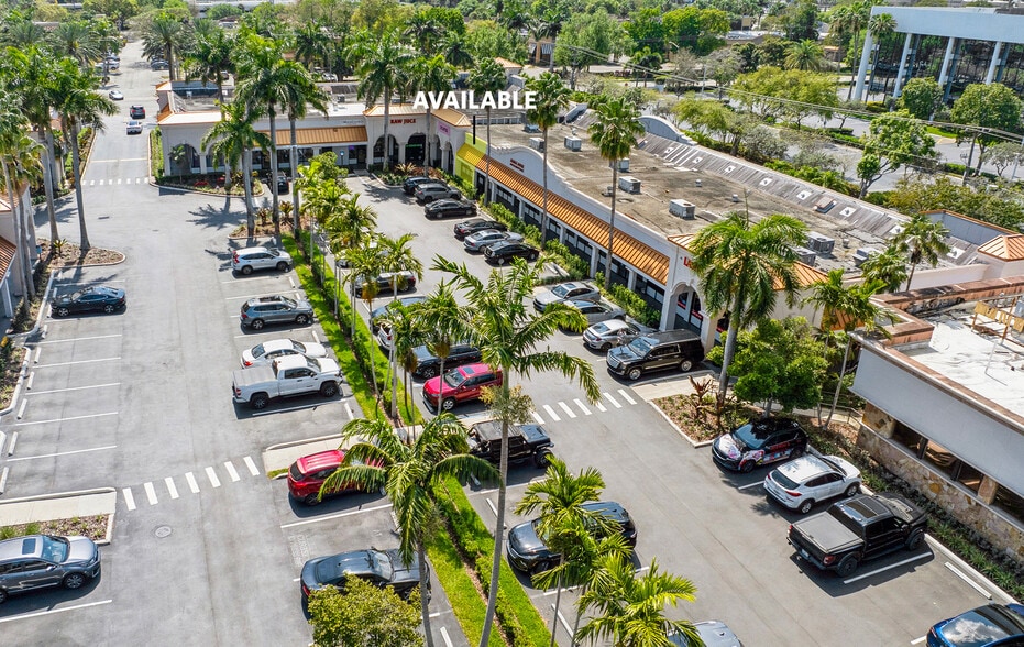 More Photos Of 2200-2222 Glades Rd, Boca Raton Unknown For Lease