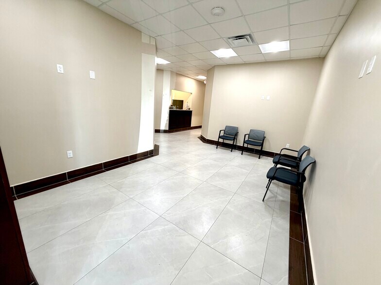 More Photos Of 1300 City View Ctr, Oviedo Office For Lease