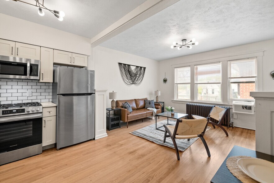 More Photos Of 120 N 6th St, Council Bluffs Apartments For Sale