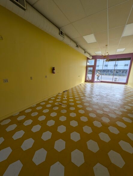 More Photos Of 7719 Clayton Rd, Clayton General Retail For Lease