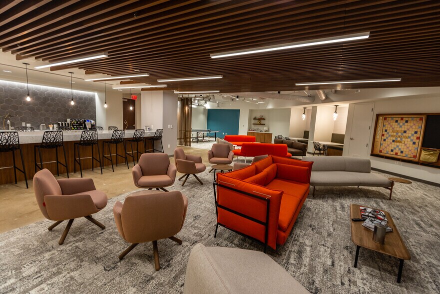 More Photos Of 12110 Sunset Hills Rd, Reston Office For Lease