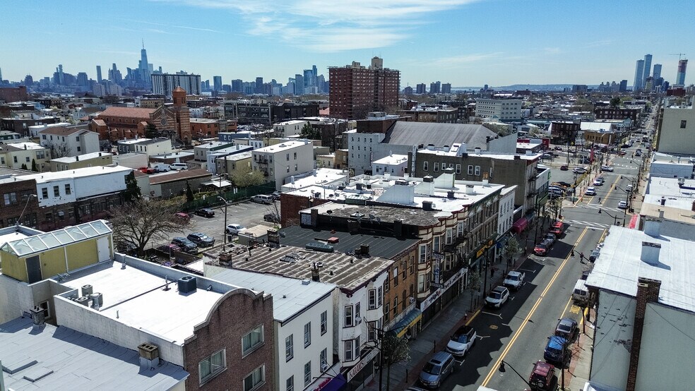 More Photos Of 814-816 Summit Ave, Union City Apartments For Sale