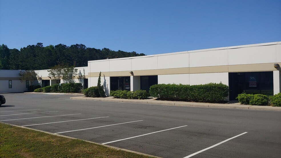 More Photos Of 3125 Ashley Phosphate Rd, North Charleston Showroom For Lease