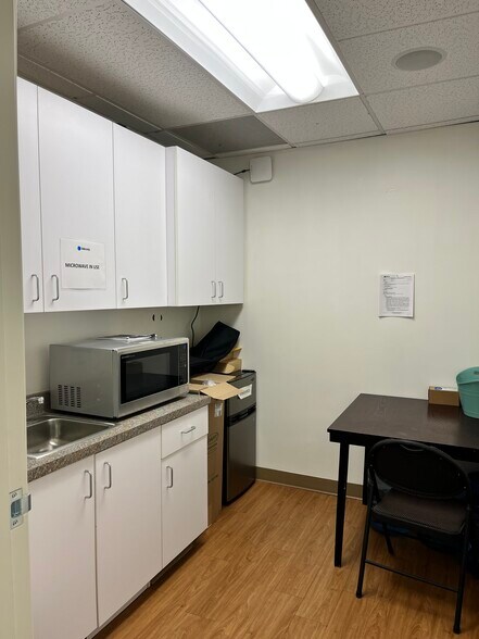 More Photos Of 1577 E Chevy Chase Dr, Glendale Medical For Lease