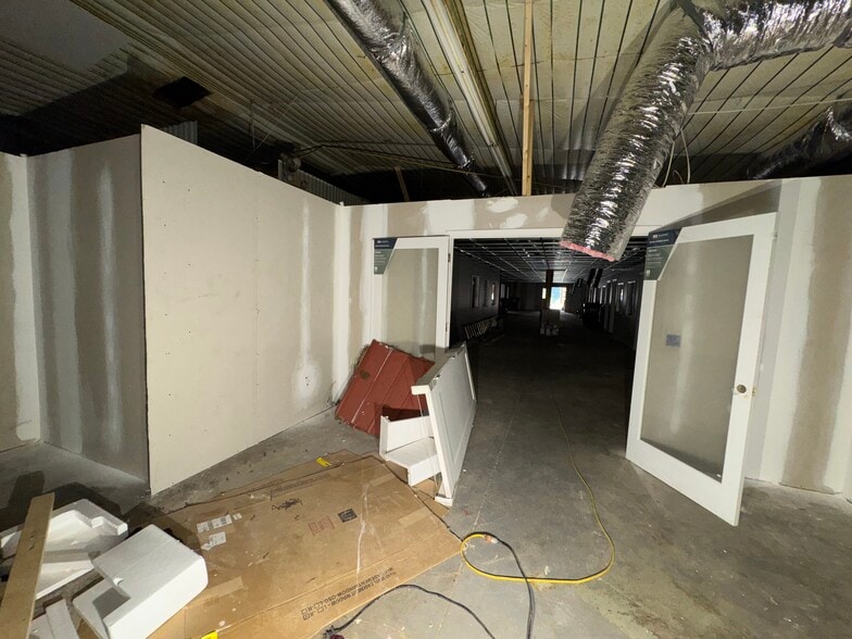 More Photos Of 10535 Highway 53 W, Talking Rock Service For Sale