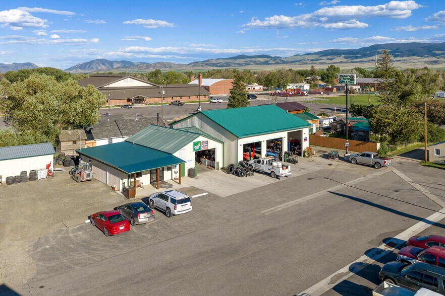 More Photos Of 402 N Pyfer St, Whitehall Office For Sale