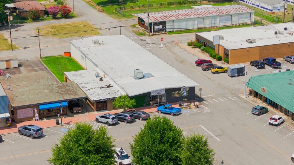 More Photos Of 20 Town Sq, Greenwood Health Club For Sale