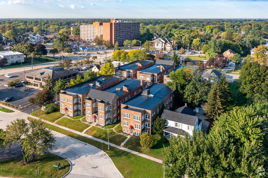 More Photos Of 1300 Porter St, Dearborn Apartments For Sale